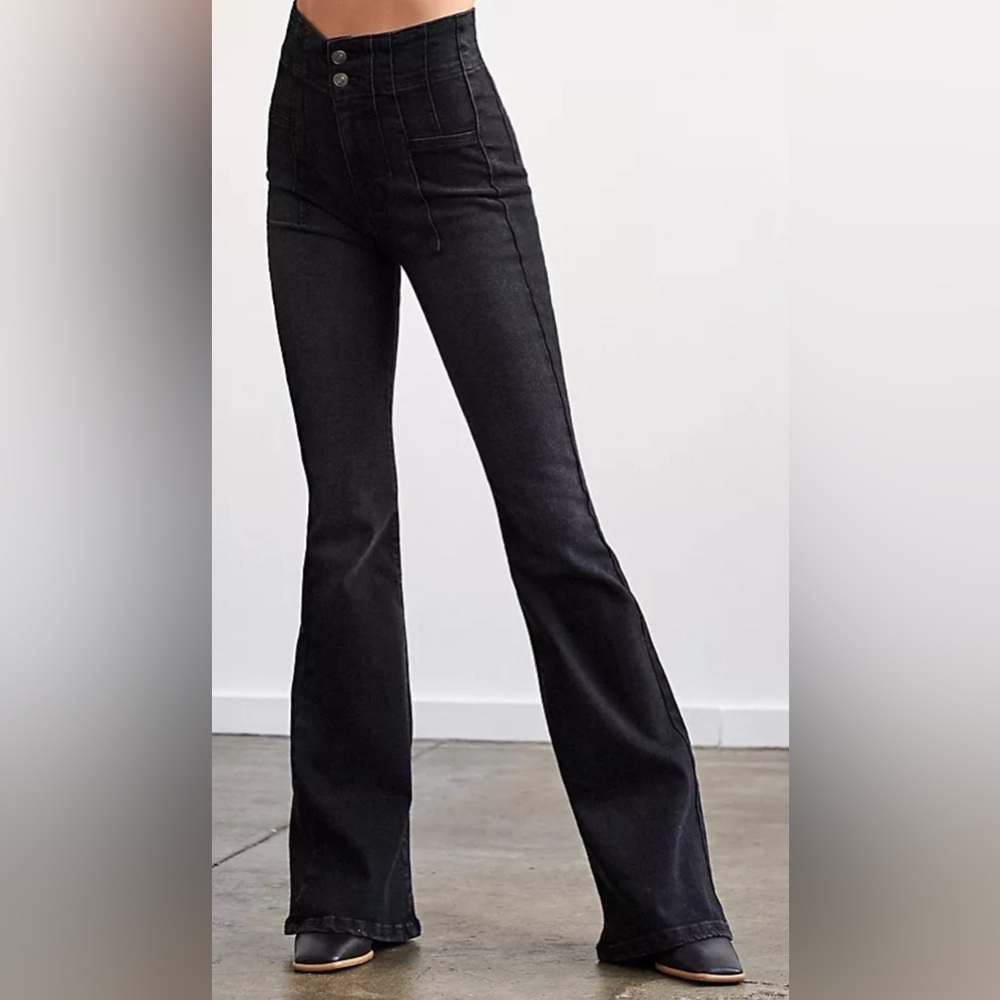 NWT FREE PEOPLE Women’s Sz: 29 Jayde Black Corduroy High Rise Flare Retro Pants.